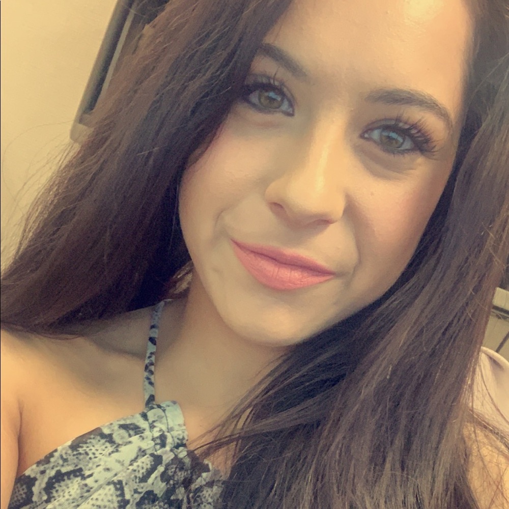 Meet your Posher, Brooke